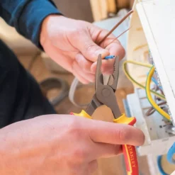 Pince Universelle Isolée 1000V STANLEY - 0-84-002 -Atelier D'outillage STAN0290 4