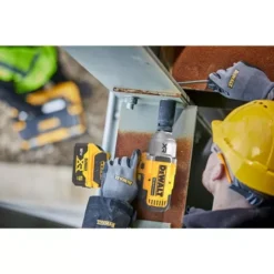 Boulonneuse ½” Avec Coque DEWALT XR 18V 5.0Ah Brushless 1396 Nm - 2 Batteries, Chargeur - DCF900P2G-QW -Atelier D'outillage dcf900nt a1 1