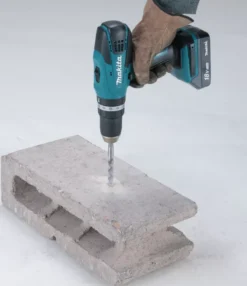 Perceuse Visseuse à Percussion MAKITA 18V Li-Ion 1.3Ah En Mallette ALU + KIT D'accessoires - HP457DWEX4 7 Perceuse Visseuse à Percussion MAKITA 18V Li-Ion 1.3Ah En Mallette ALU + KIT D'accessoires - HP457DWEX4 -Atelier D'outillage hp457